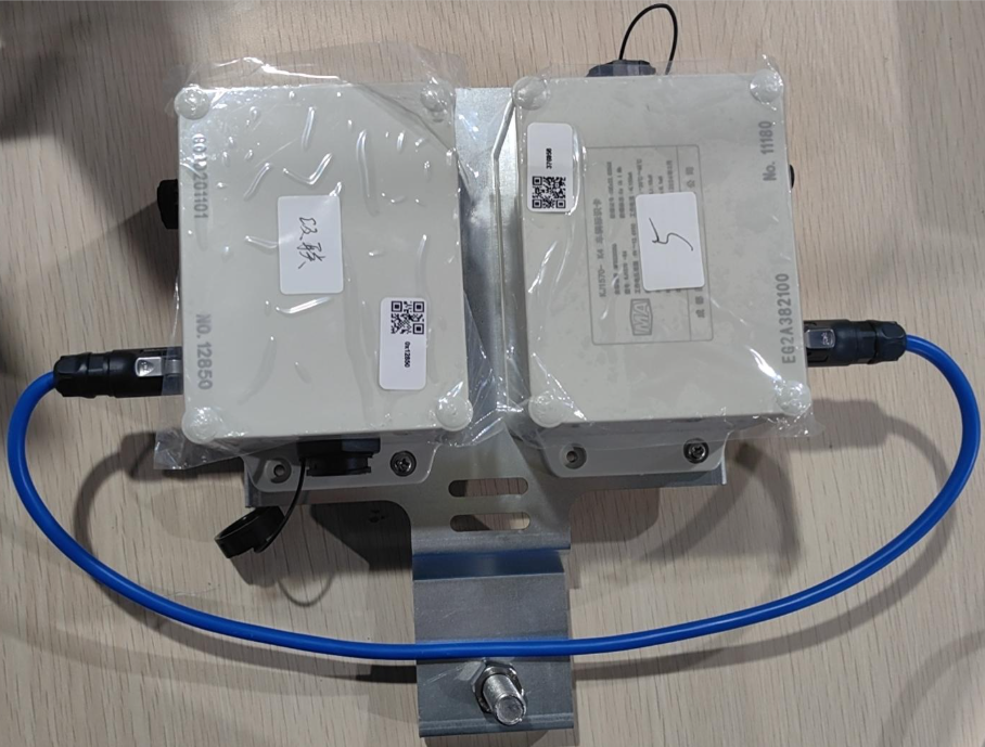 Wireless Cascaded UWB Positioning and Communication Base Station